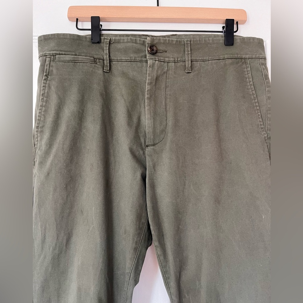 Men’s slim fit chinos